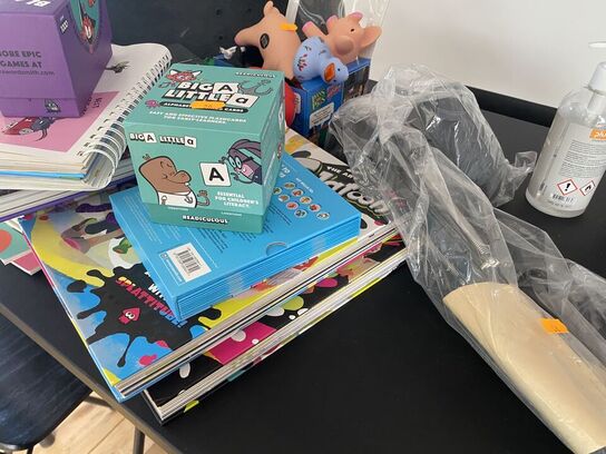 Blandet spil, bøger skateboard mm.