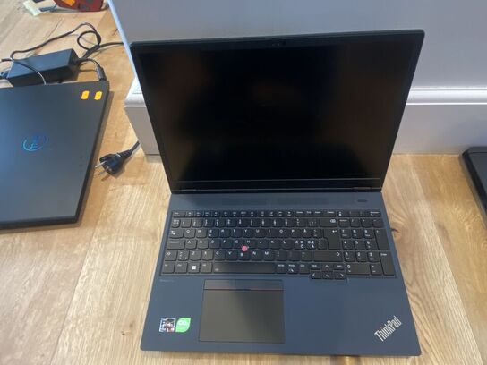 Bærbar computer LENOVO 21FE-KMX