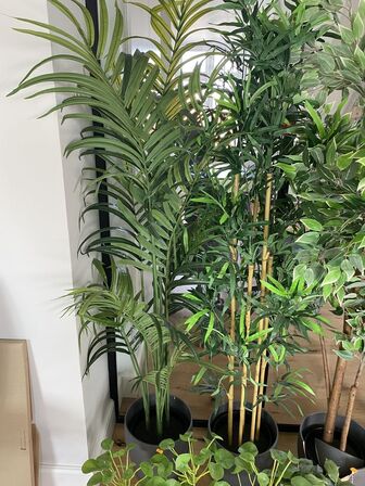 Parti kunstige blomster