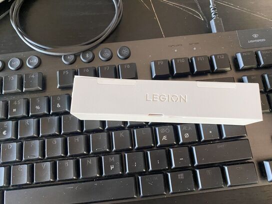 2 stk. skærme DELL U2719D, mm. (se foto)