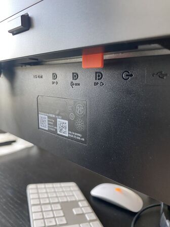 Skærm Dell U2520D tastatur, mus 