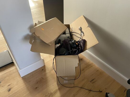 Tegneskærm WACOM Cintiq Pro24 samt assoteret computertilbehør