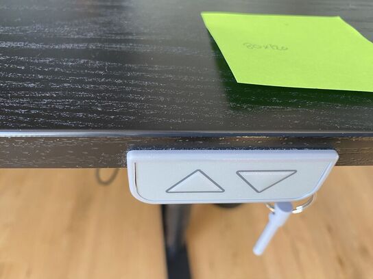 2 stk. El hæve/sænkebord IKEA Bekant & stol