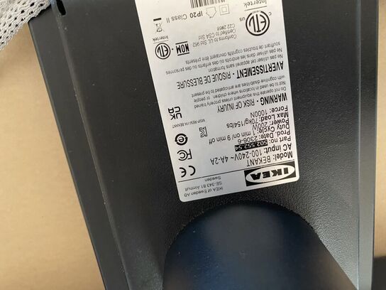 El hæve/sænkebord IKEA Bekant  med lampe