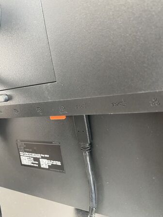 2 stk. DELL U2719D & P2723DE mm (se foto)