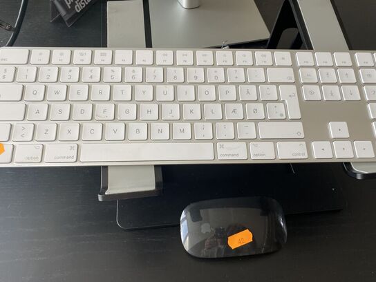 2 stk. DELL U2719D & P2723DE mm (se foto)