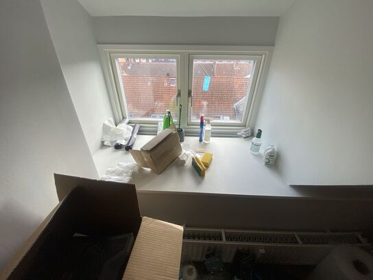 Tøm lokalet (kasser fra SMEG & BEKO tomme)