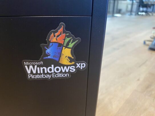 PC kabinet CORSAIR CARBIDE 100R