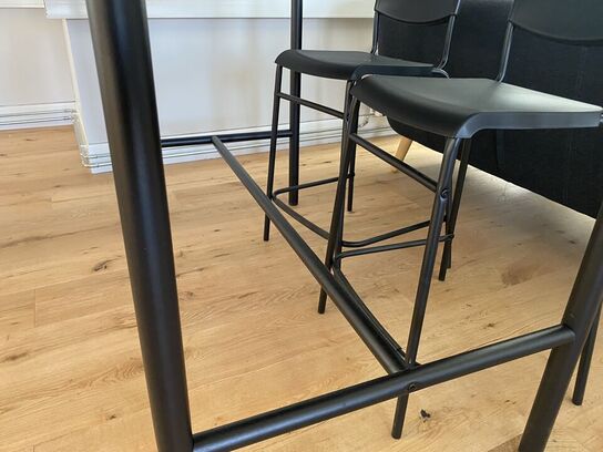 Højbord IKEA Tommaryd og 2 stole