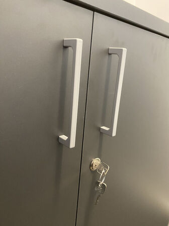1 stk. Kontorskab med 2 rum, 14. mdr. Let Brugt FRA INVENTARLAND 14 mdr. Let brugt fra Inventarland