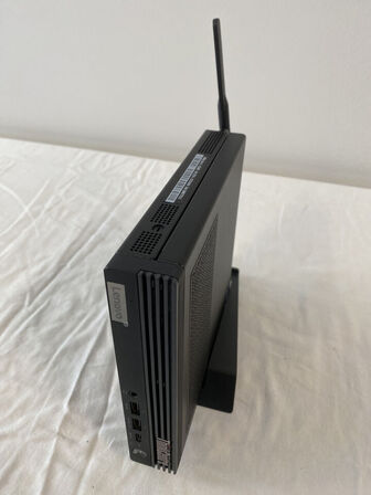 1 stk. ThinkCentre M90q Gen 5, 14 mdr. Let brugt. Skærm+mus+tastatur medfølger. LENOVO