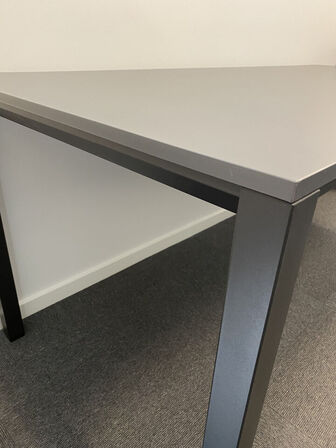 1 stk. Møde/ kantinebord til op til 6 personer, 14. mdr. Let Brugt FRA INVENTARLAND 14 mdr. Let brugt fra Inventarland