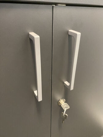 1 stk. Kontorskab med 2 rum, 14. mdr. Let Brugt FRA INVENTARLAND 14 mdr. Let brugt fra Inventarland