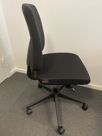 1 stk. Kontorstol Canadian Ergo CE Base, 14 mdr. Let brugt FRA INVENTARLAND 14 mdr. Let brugt fra Inventarland