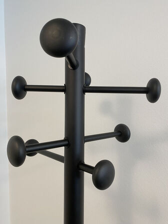 1 stk. Stumptjener Sort, H170 cm. Med paraplyholder