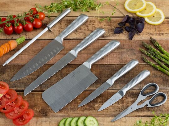 8 dele kokkeknivssæt i roterende stander.