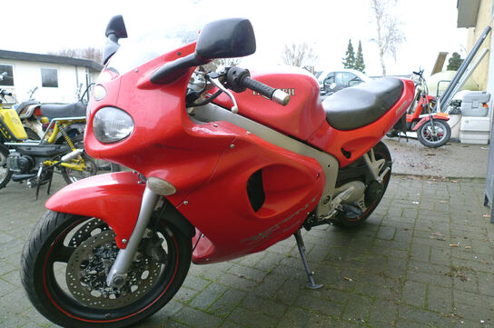 MC, Triumph 955 Sprint ST 0165 MOMSFRI