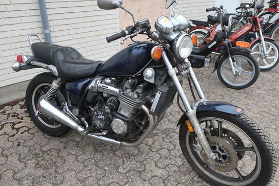 MC, Yamaha XJ700 MAXIM MOMSFRI