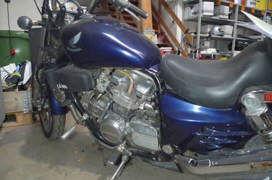 MC, Honda VF700C Super Magna 3212 MOMSFRI