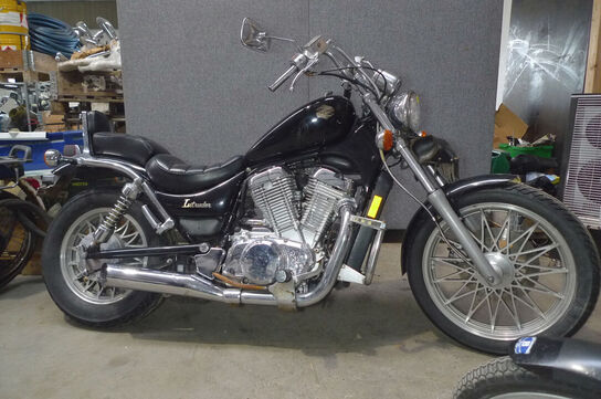 MC, Suzuki BS700 4668 Intruder MOMSFRI