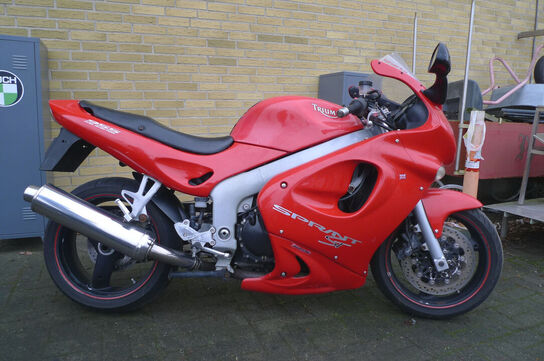 MC, Triumph 955 Sprint ST 0165 MOMSFRI