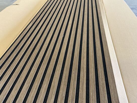 Byggematerialer, Gulv, Akustik auktion, akustikpaneler, akustikfliser, skruer mm. i forskellige størrelser