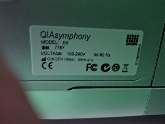 Nucleic acid purification and assay setup system QIAGEN Qiasymphony AS