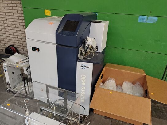 Chemical spectrometer.  BRUKER.  Aurora M90. 