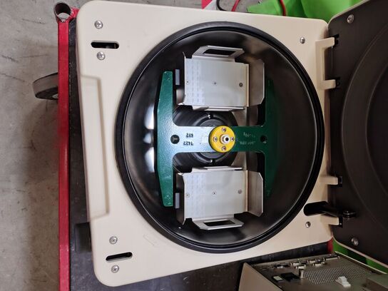 Centrifuge  HETTICH  Universal 30 F 