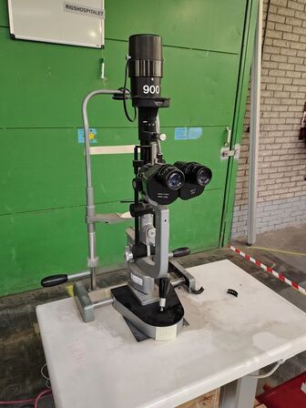 Slit lamp HAAG STREIT SL 900