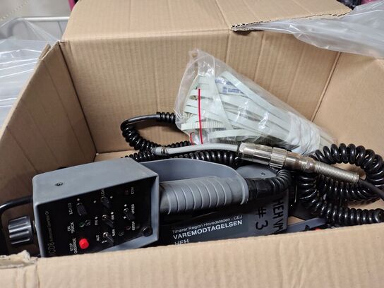 Eleven Transport Robots and six chargers E&K AUTOMATION ECO L03