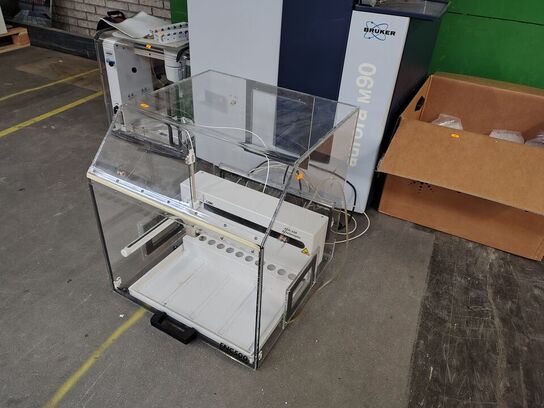 Chemical spectrometer.  BRUKER.  Aurora M90. 