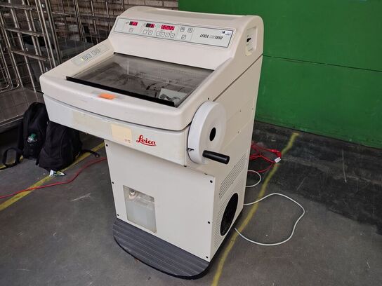 Cryostat LEICA CM1850