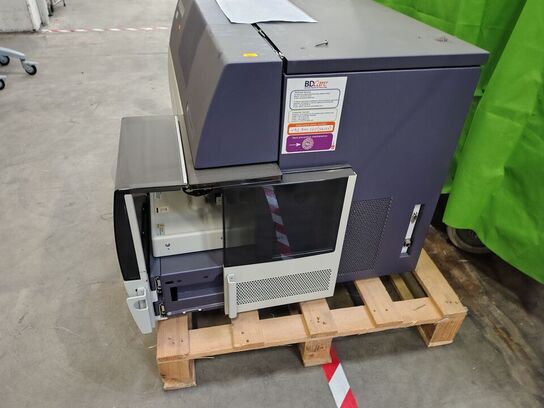 Flow Cytometer  BD  FacsCanto ll