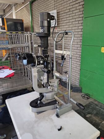 Slit lamp HAAG STREIT SL 900