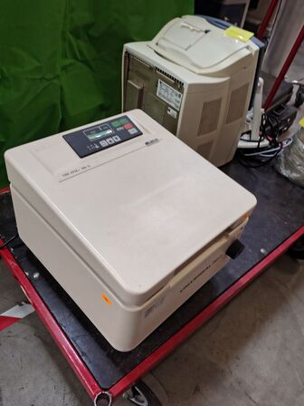 Centrifuge  HETTICH  Universal 30 F 