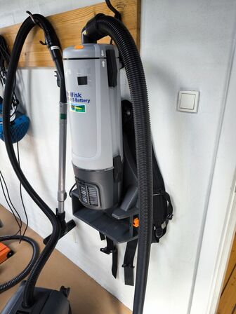 Rygstøvsuger NILFISK GD5 til batteri - inkl. lader og batteri