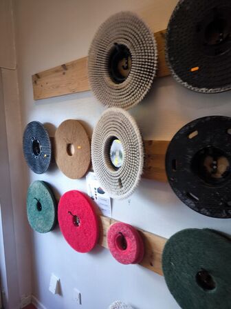 Børster, puder m.v. til gulvvasker