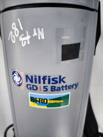 Rygstøvsuger NILFISK GD5 til batteri - inkl. lader og batteri