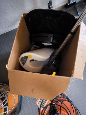 2 stk. tør/vådsugere bl.a. VAX inkl. tilbehør