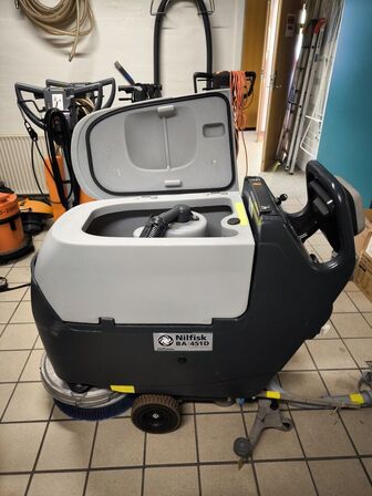 Gulvvasker NILFISK BA 451D