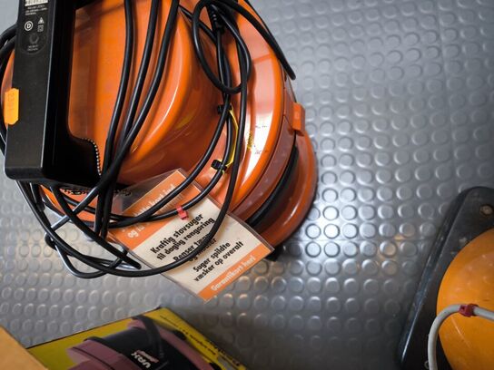 2 stk. tør/vådsugere bl.a. VAX inkl. tilbehør