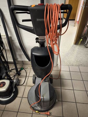 Skuremaskine NILFISK FM400 D