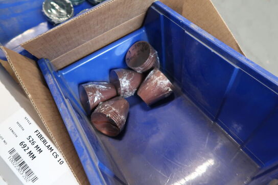 Opbevaringsvogn med indhold