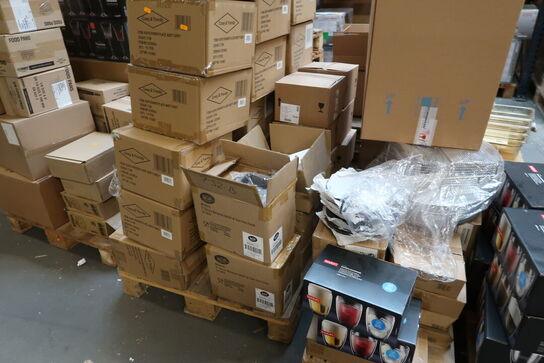 3 stk. paller med varelager (se billeder for indhold)