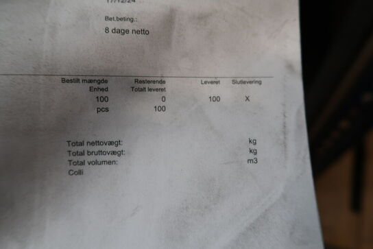 Lagerreol med div. Varelager, bestik, kokkeknive m.m. (se billeder for indhold)