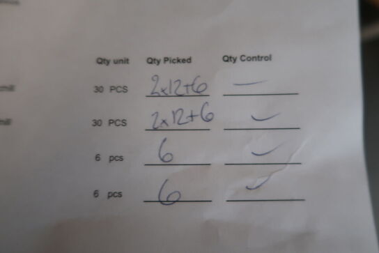 Palle med varelager (se billeder for indhold)