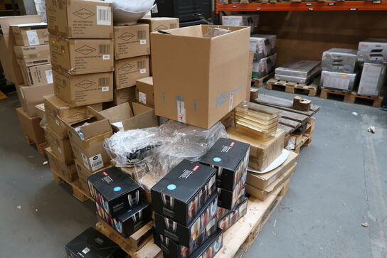 3 stk. paller med varelager (se billeder for indhold)