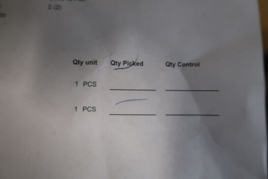 Palle med varelager (se billeder for indhold)