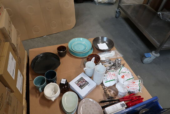 5 stk. paller med varelager (se billeder for indhold)